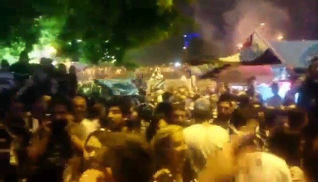 Beşiktaş Taraftarı Şampiyonluğu Kutluyor