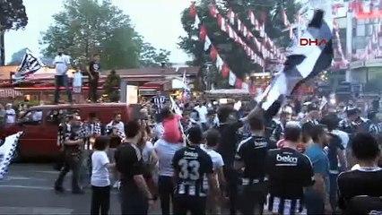 Beşiktaş Çarşısı'nda 'TOMA'lı sevinç