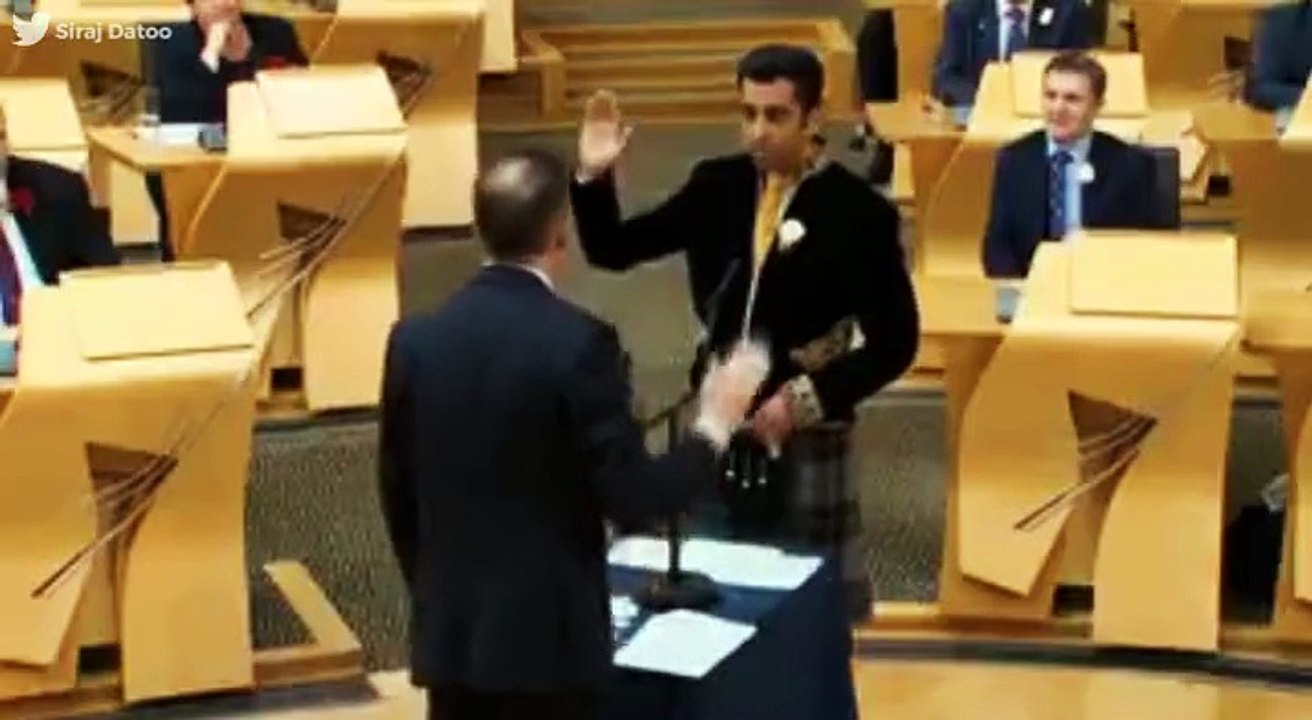 Muslim politician in Scotland takes oath of allegiance in Urdu