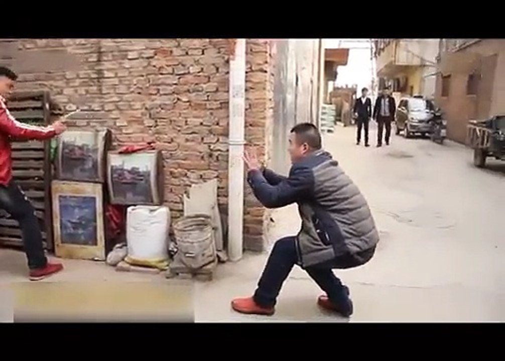‫مقالب مضحكة جدا 2015 fuuny prank {مقلب إطلاق ا...