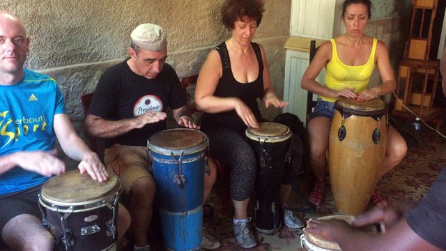 Initiation aux percussions Afro-cubaines en groupe avec Dansacuba février 2016