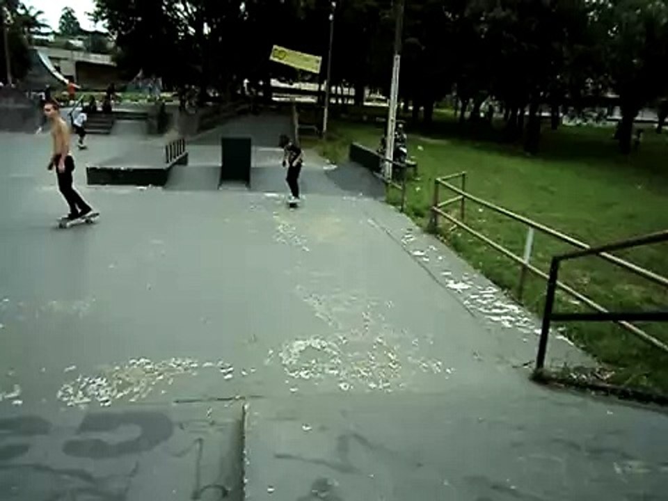 bs heel flip subindo 45 em maua. davi, 10..