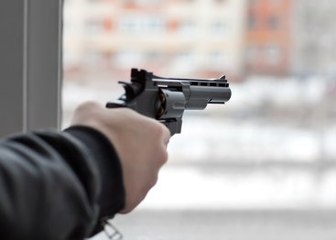 Gazi Mahallesi'nde Bir Kadın Evinin Balkonunda Vurularak Öldü