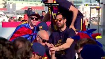 Barca diễu hành ăn mừng chức vô địch La Liga