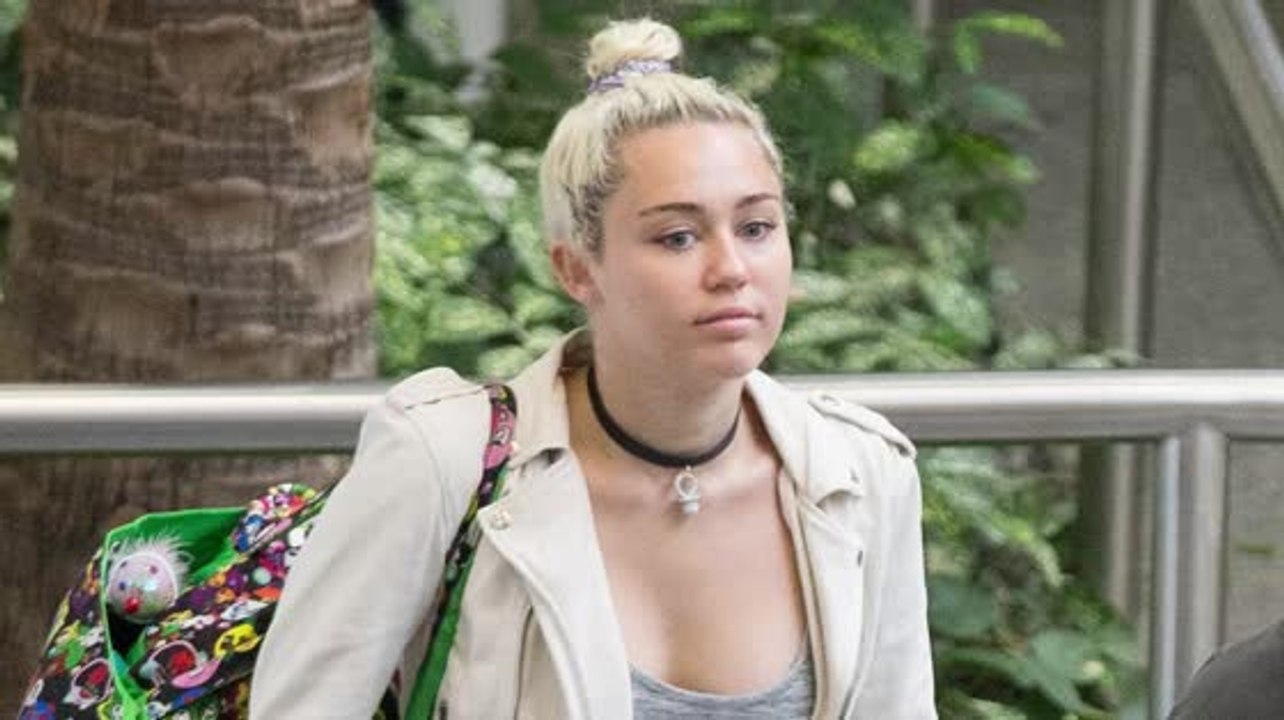 Miley Cyrus möchte ihre natürlichen Haare zurück