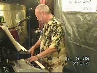 Alleinunterhalter Peter Zerna beim 20. Chemnitzer Weindorf live Ich bin der letzte Kunde