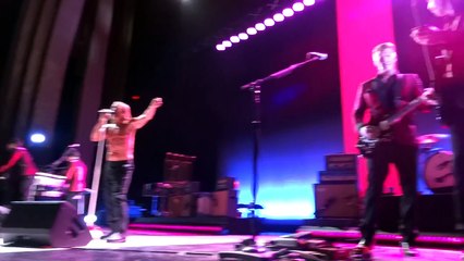 Iggy Pop & Josh Homme : Tonight - live Grand Rex, Paris 2016