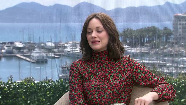 Marion Cotillard : Nicole Garcia a quelque chose qui m'attire au-delà des mots .