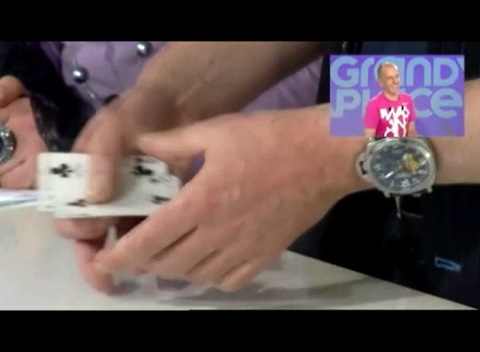 tricher au  poker magicien animation séminaire entreprise magie close up mariage magicien  événementiel table de triche magie communicante Francky Le Tricheur