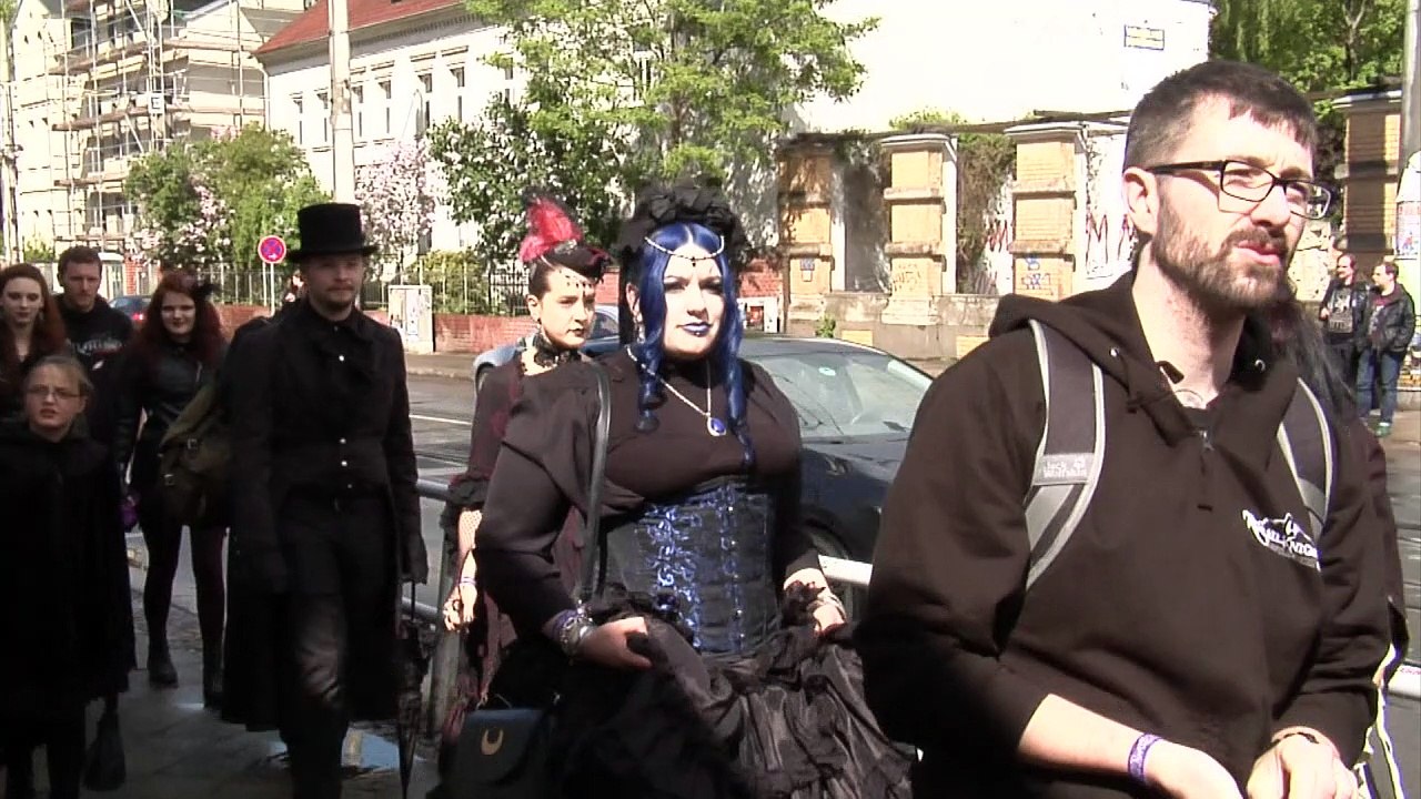 Wave-gotik-treffen: leipzig sieht schwarz