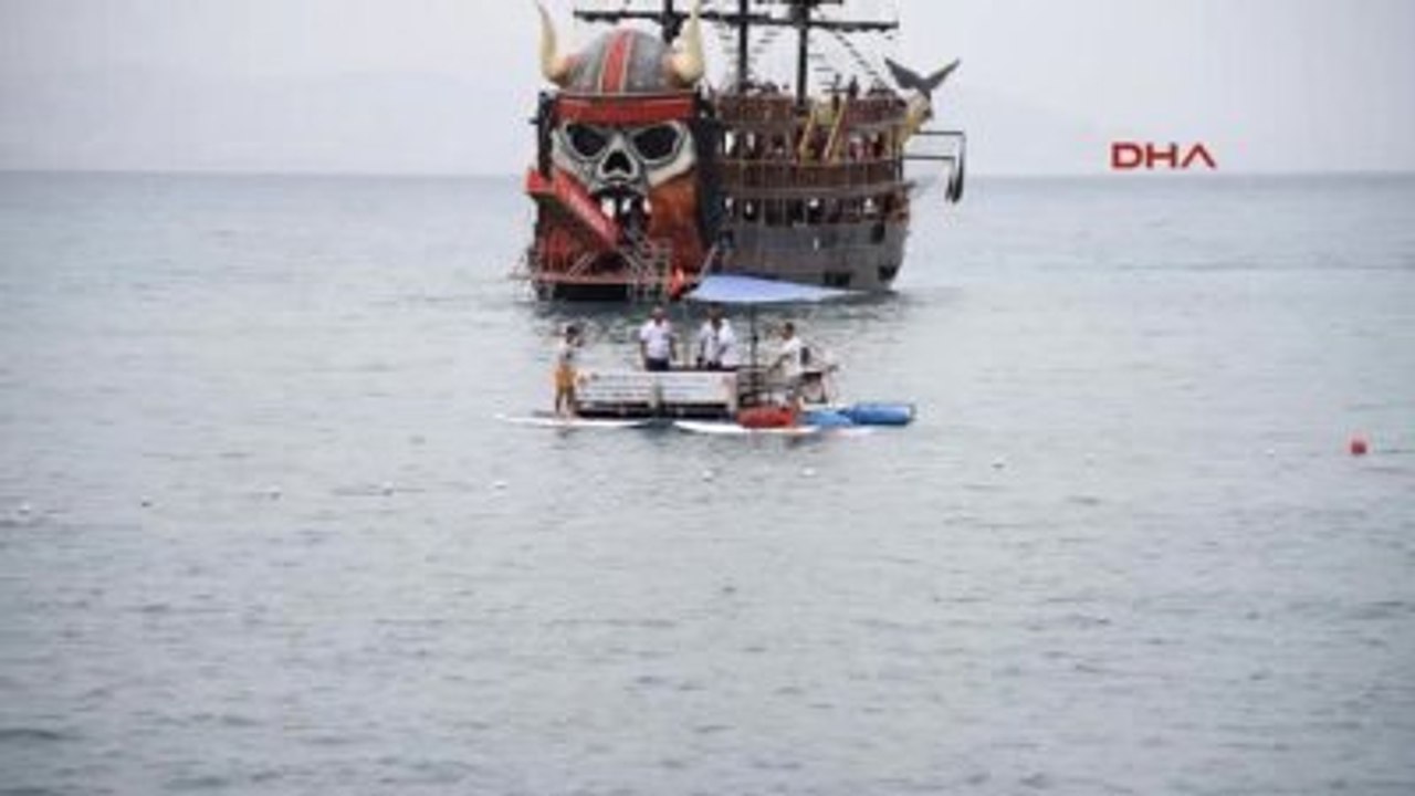 Alanya'da Deniz Dibinde Temizlik