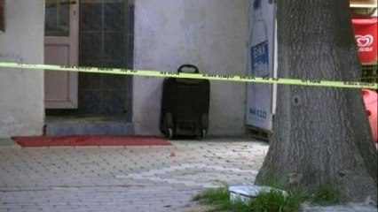 Bomba Uzmanı Gecikince Şüpheli Valizi Tekmeleyen Esnaf Gözaltına Alındı