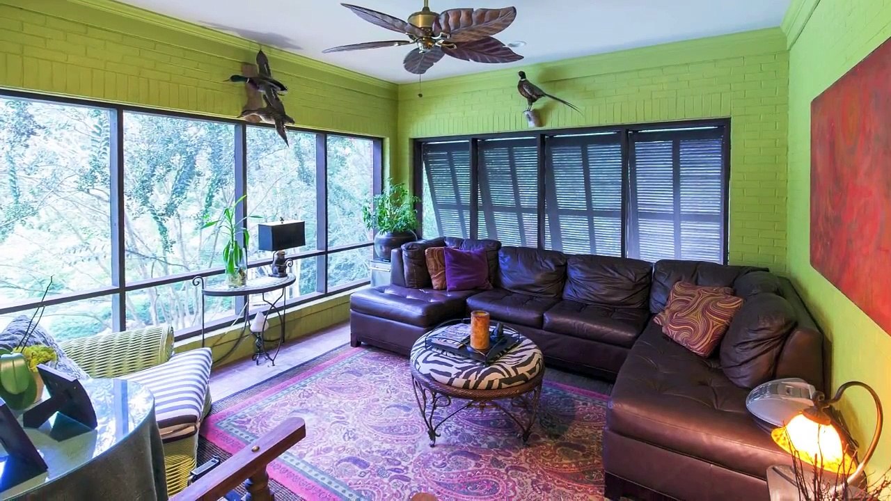Chanticleer- 25 Club Forest Ln