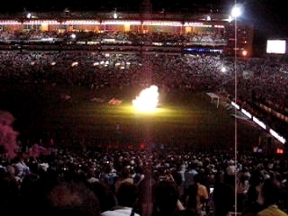 OM-SEDAN debut feu d'artifice