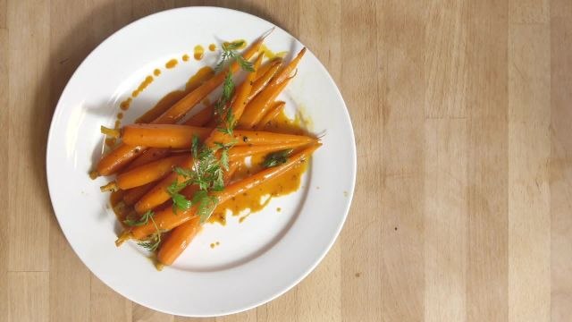 How to Make Glazed Carrots