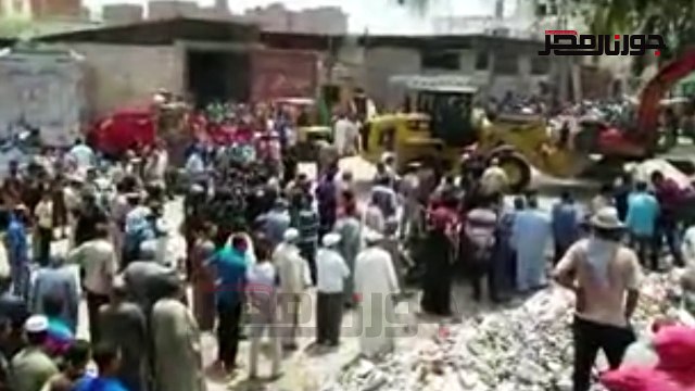 حملة مكبرة لازالة تعديات منازل وباكيات مقامه على مياع ترعة بحر شبين بالمحلة