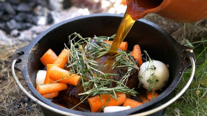 Delicious 1794 Roast Beef! - Dutch Oven Cooking