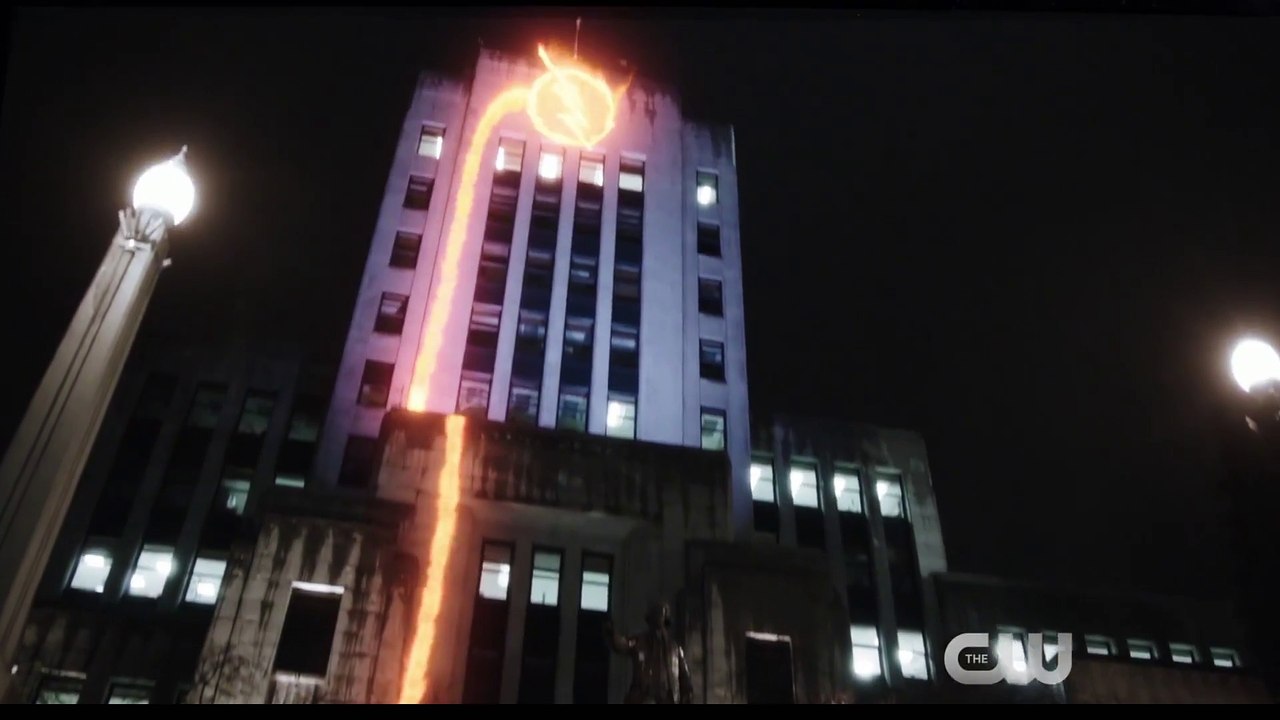 The Flash 2x22 Trailer "Invincible"
