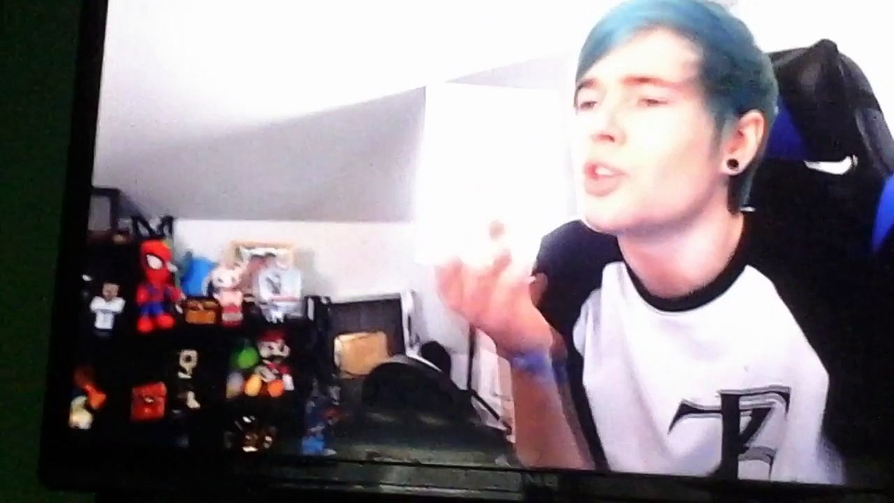 Dantdm sings his intro