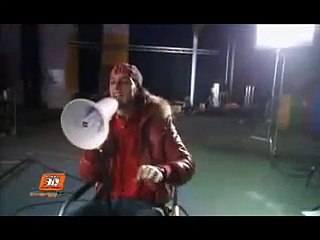 Ramona in de clip van Ali B - Breek de tent af