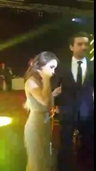 Pedro foto con Lali en los Martín Fierro