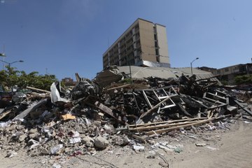 Manta y Portoviejo tratan arduamente de recuperarse del terremoto