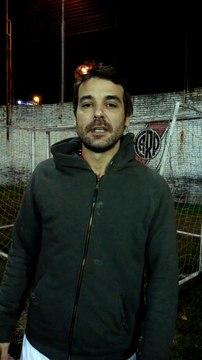 El señor Pedro y su saludo para todos los seguidores de El País Menos Algunos. ¡Crack, Pedro!