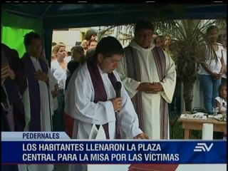 A un mes de terremoto, en Pedernales recodaron a las víctimas