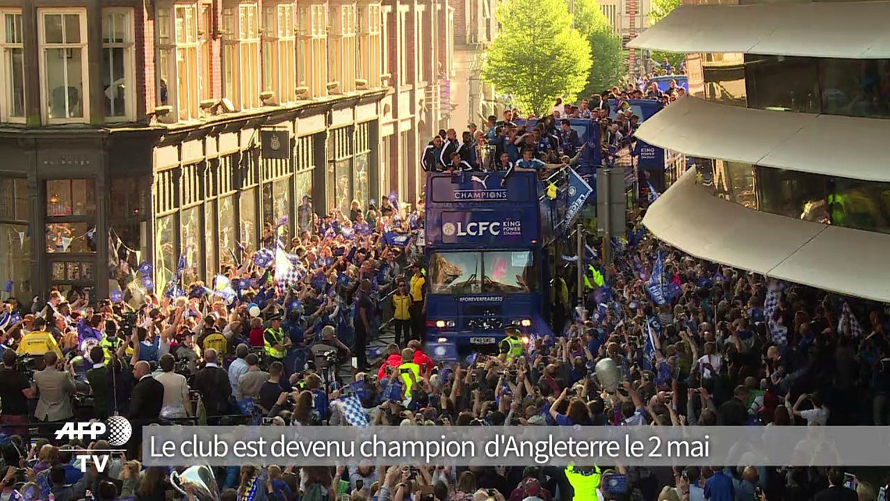 Marée humaine à Leicester pour fêter le titre de champion d'Angleterre