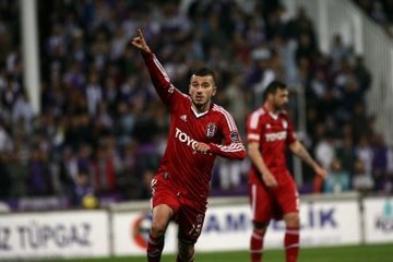 Oğuzhan Özyakup, Fenerbahçeli Volkan Demirel'e Gönderme Yaptı