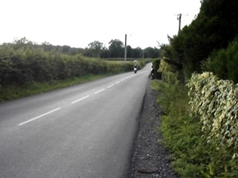 Suzuki 600 gsr Leo vince sans chicane