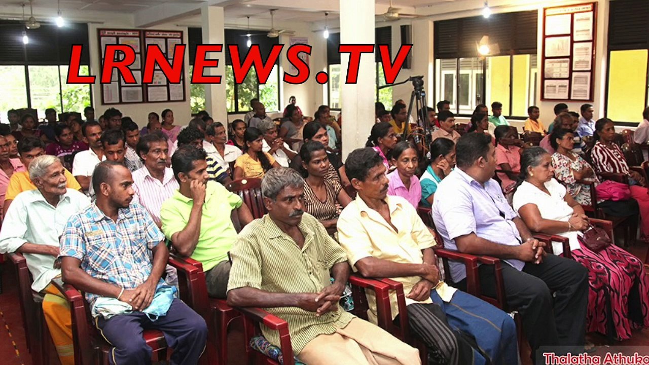 අපේ සල්ලි වලින් සිමෙන්ති බෙදා සජිත් නම දා ගනී.
