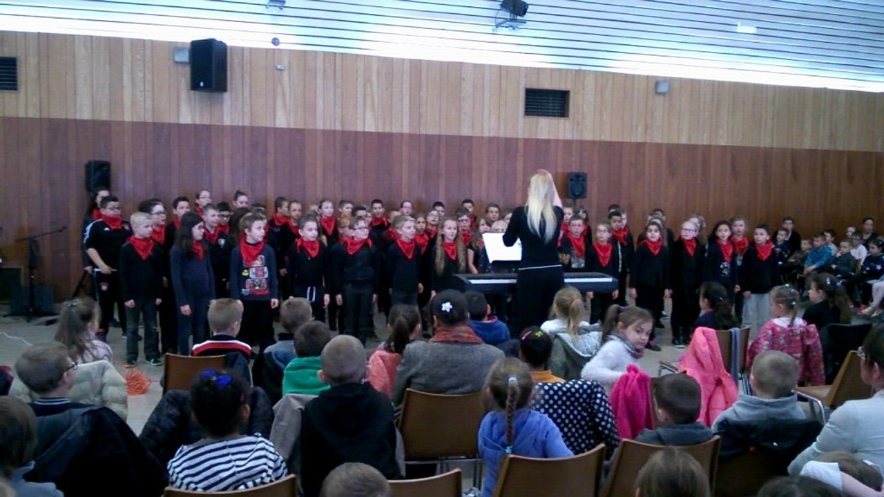 (Ecole en choeur) Académie de Lille - Ecole Gilliard-Voltaire à Anzin MPEG 2