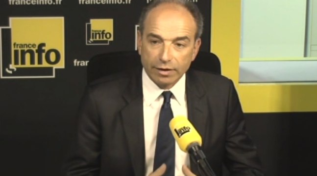 «Gymnastique», discours «électoraliste» : les réactions politiques après l'interview de François Hollande