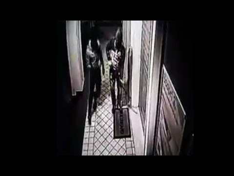 Trentola Ducenta (CE) - Tentato furto in negozio di telefonia (17.05.16)