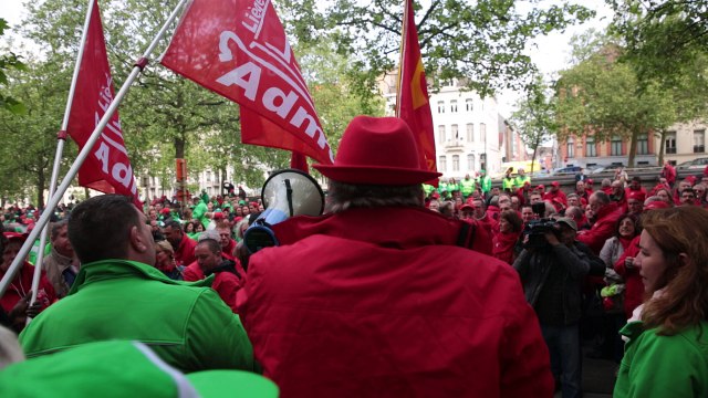 Bruxelles: la manifestation musclée des gardiens de prison