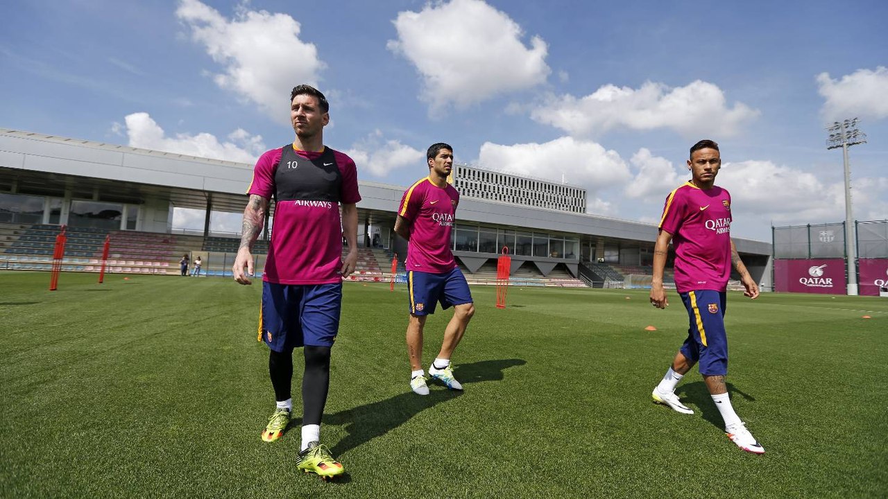 FC Barcelona training session: Preparations beg...