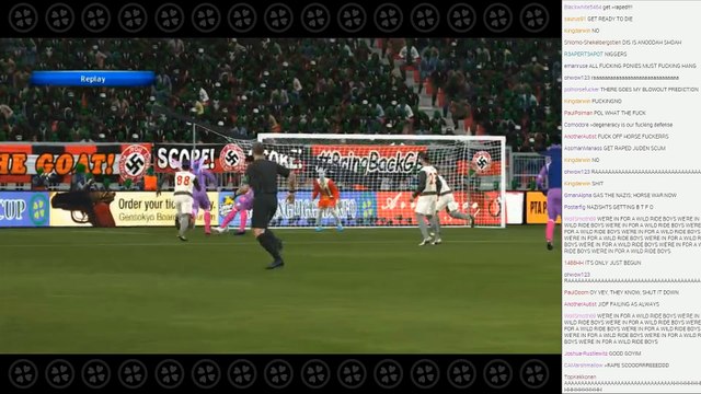 Une partie de FIFA entre Nazis et Polonais par ce Gamer fou !