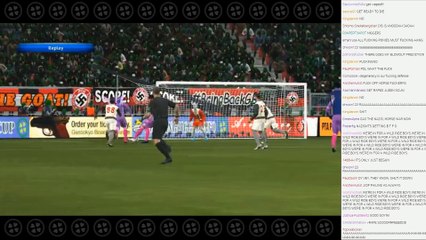 Une partie de FIFA entre Nazis et Polonais par ce Gamer fou !