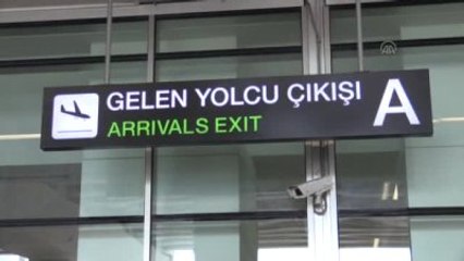 Télécharger la video: Fetö/pdy Operasyonu - Fetullah Gülen'in Yeğeni Mehmet Mezher Gülen, İzmir'e Getirildi