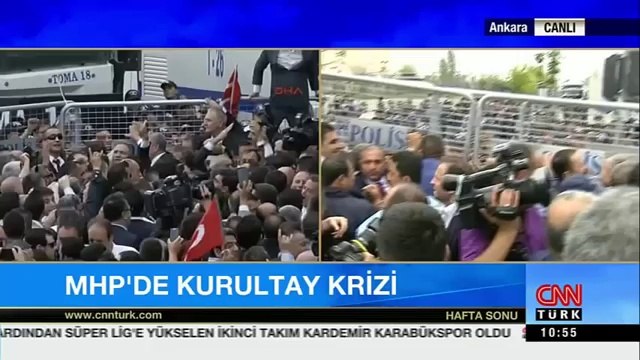 Ümit Özdağ Polis Bariyerlerinin Üzerine Çıktı. MHP Kongresi