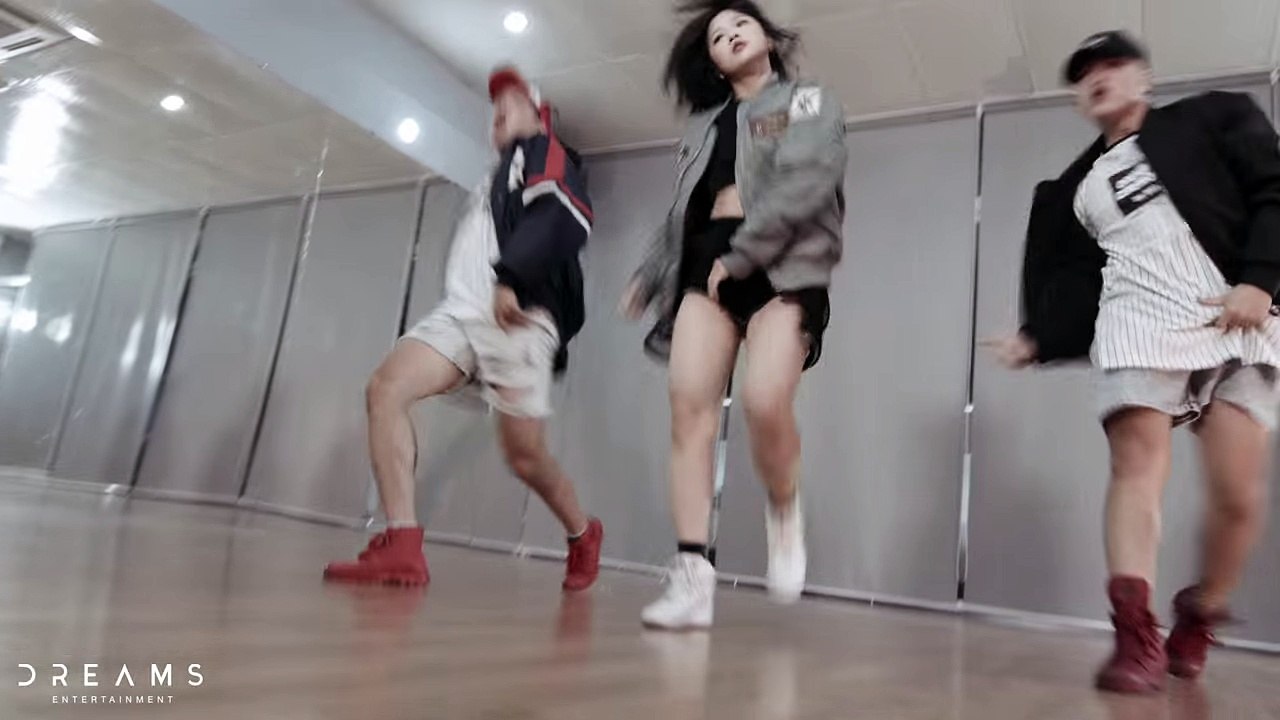 'Hello Bitches!' - CL (dance cover by SUNI)