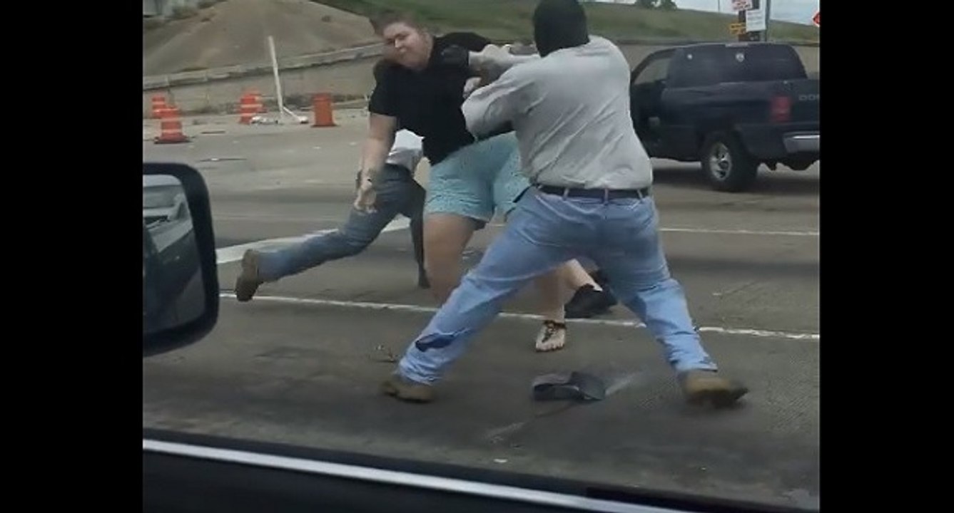 Road rage entre 4 personnes se termine en bagarre générale