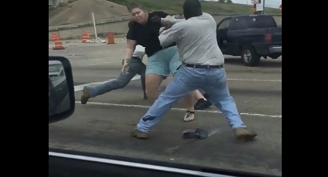 Road rage entre 4 personnes se termine en bagarre générale