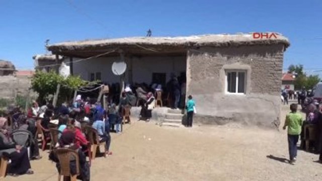 Aksaray Şehit Uzman Çavuş Kazım Ay' I Aksaray' Da, 10 Bin Kişi Uğurladı