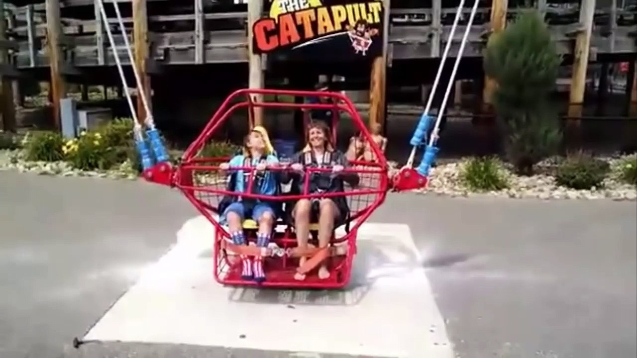 Top 10 des ACCIDENTS dans les parcs d attractions