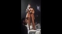 A fan drop Allah hu Akbar in the microphone during a concert of Rihanna without pressure - Zem TV
