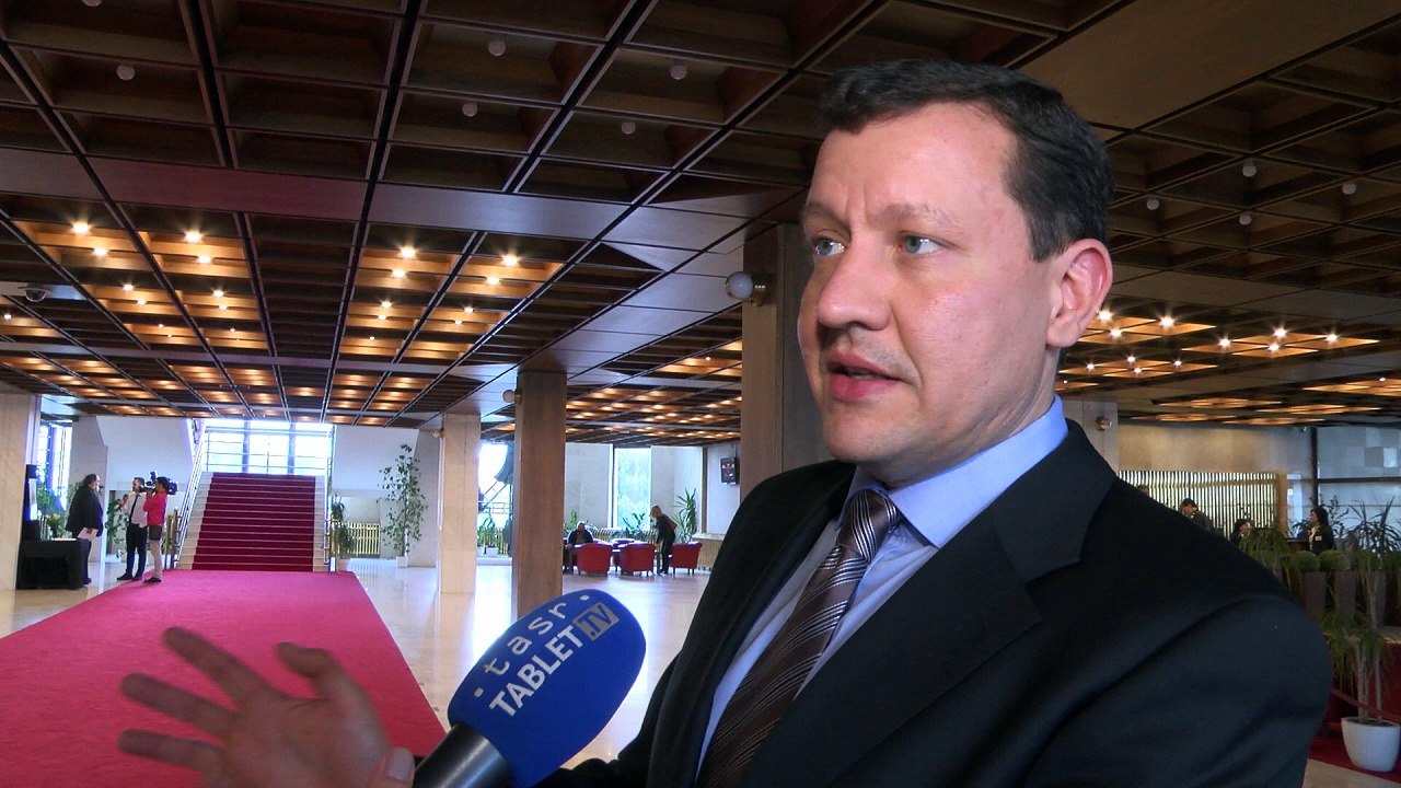 D. Lipšic: Platný zákon je deravý ako ementál