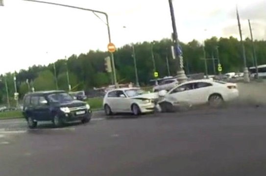 Bicyclist Witnesses Car Crash