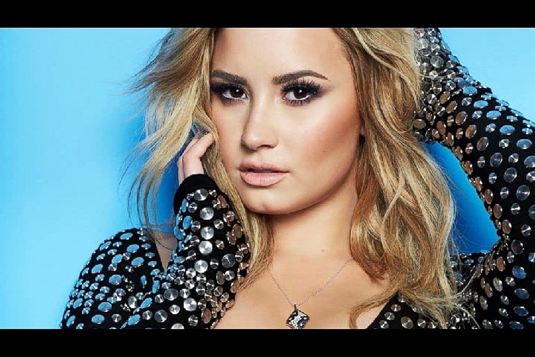 Demi Lovato - OffScreen